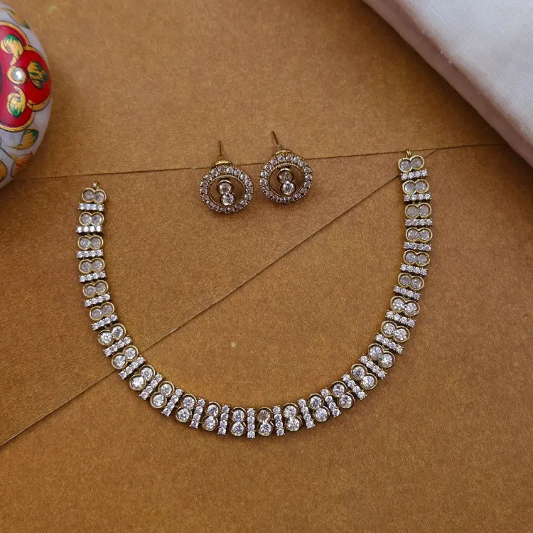 Aalia Victorian AD Necklace - White