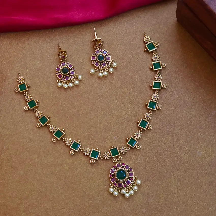 Anuraga Neckpiece
