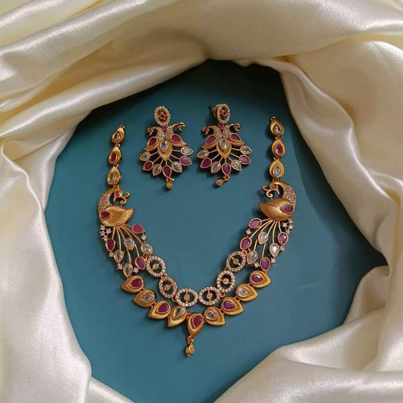 Dhanya Neckpiece