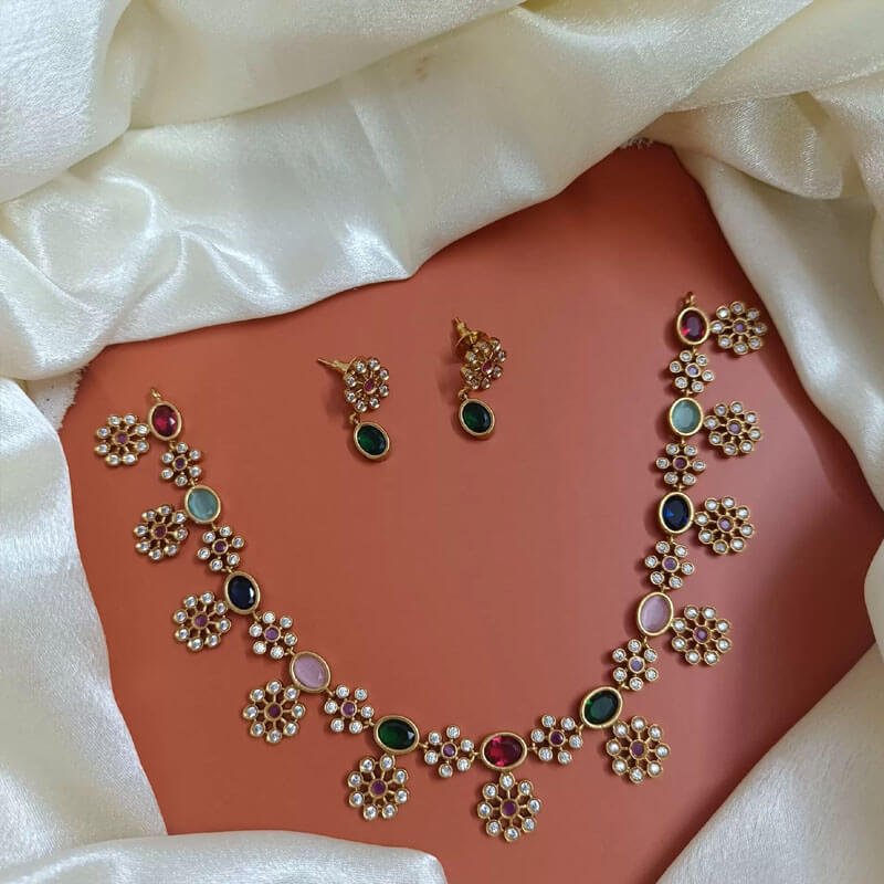 Leela Navarathana Neckpiece