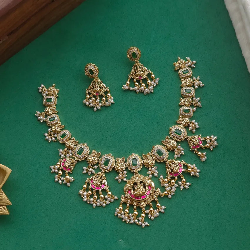 Thaanya Jadau Neckpiece