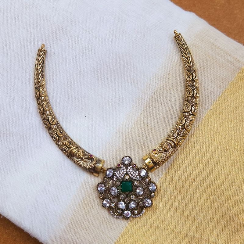 Netra Victorian Hasli Neckpiece