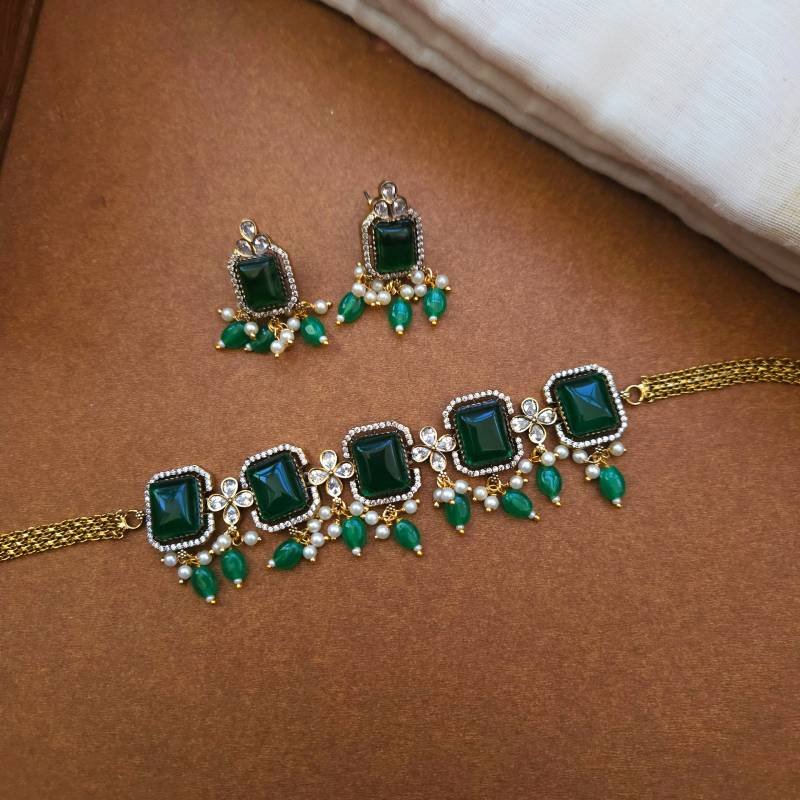 Karena Statement Choker