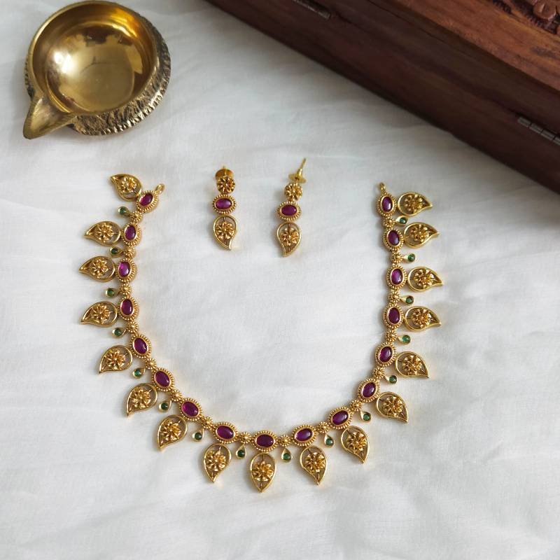 Aadirai Neckpiece