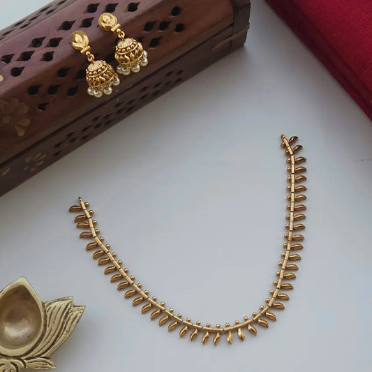 Arumbu Neckpiece