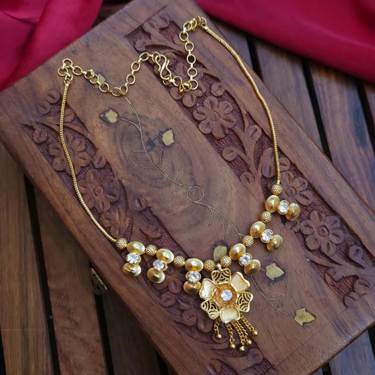 Gaya Floral Necklace