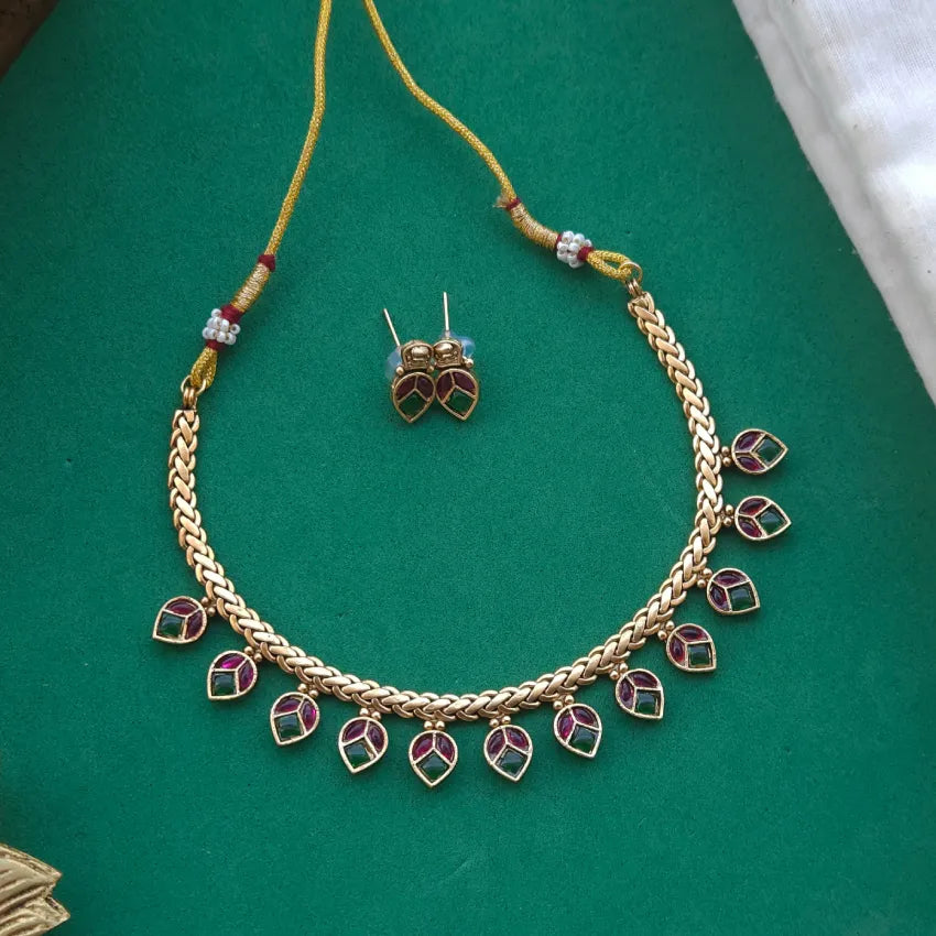 Megalai Jalebi Neckpiece