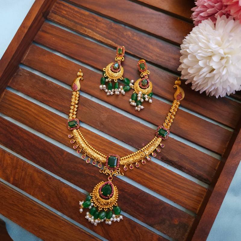 Kruttika Neckpiece