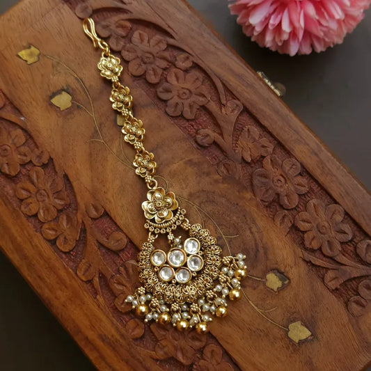 Antique Kundan Maang Tikka