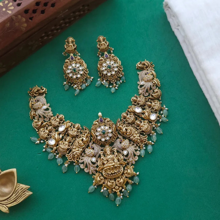 Kundhavai Jadau Statement Neckpiece