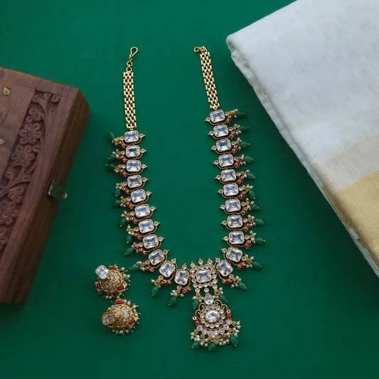 Kundhavai Coral Haram