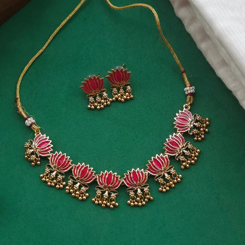 Tamara Short Neckpiece