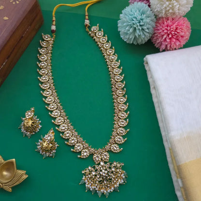 Nithirai Maangaz Kemp Haram - White