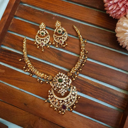 Meera Neckpiece