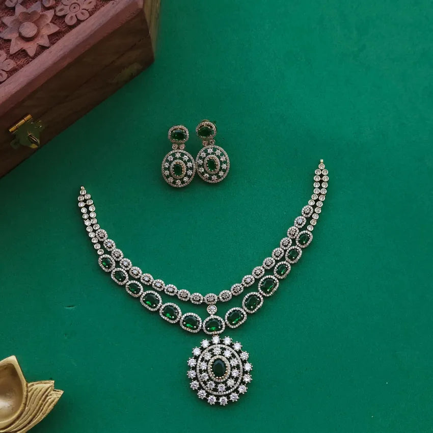 Mitra Victorian Dual Layer Neckpiece - Green