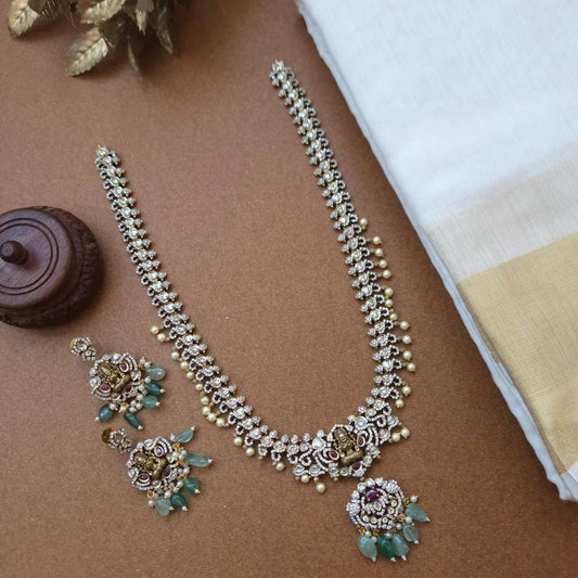 Mosika Victorian Haram