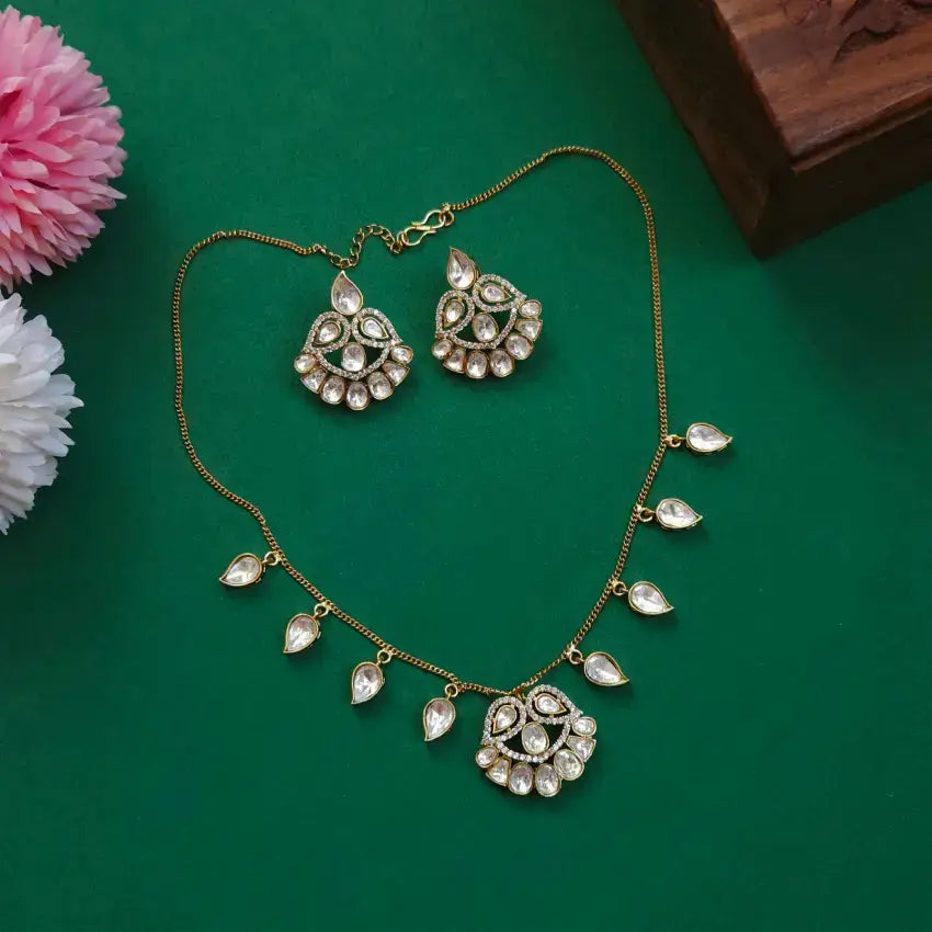 Mossianate Diamond Necklace