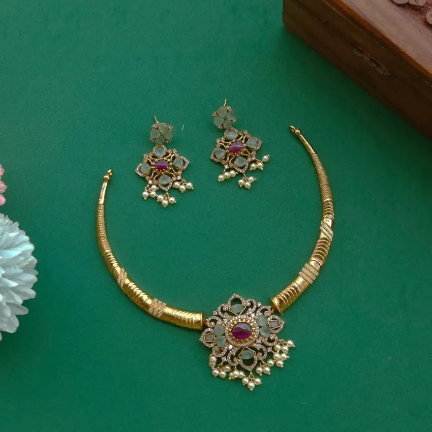 Netra Floral Hasli Necklace