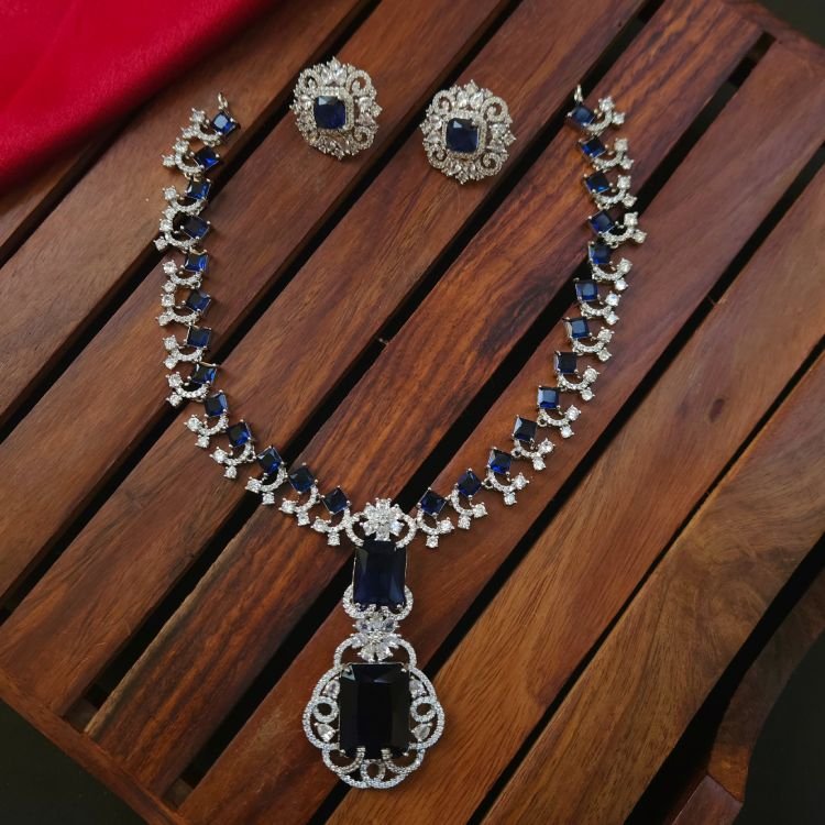 Nita Ambani AD Pendant Neckpiece