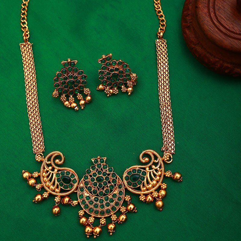 Peacock Matte Chocker