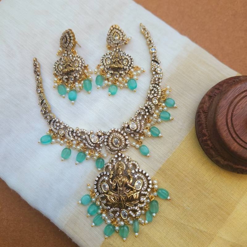 Victorian Lakshmi Hasli Neckpiece
