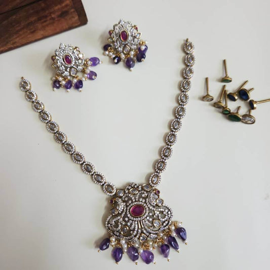 Nihariga Victorian Neckpiece