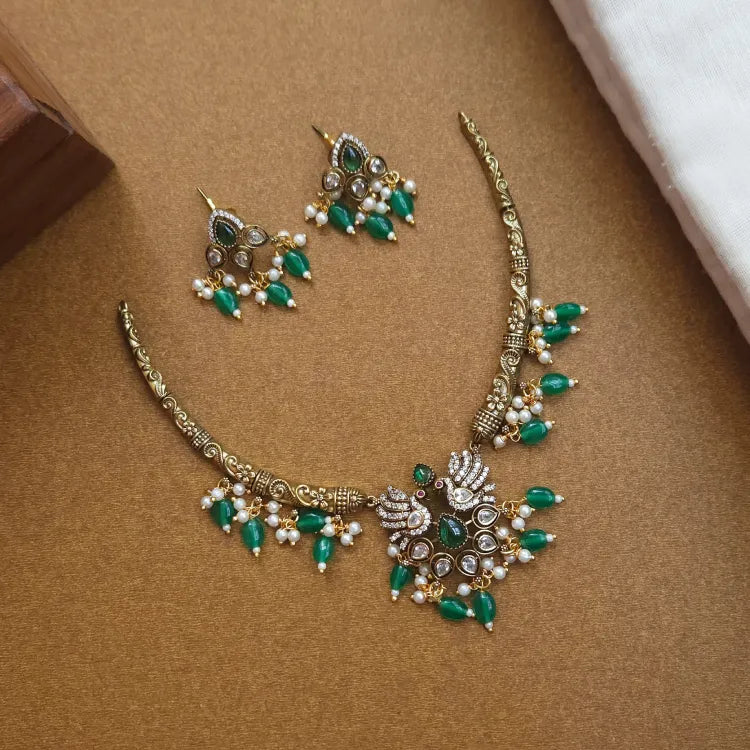 Peacock Victorian Hasli