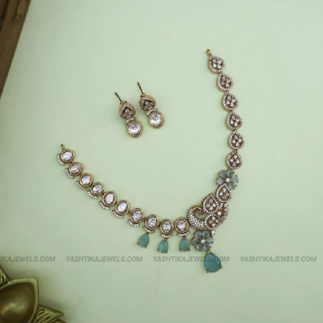Peacock Victorian Necklace - Sea Blue