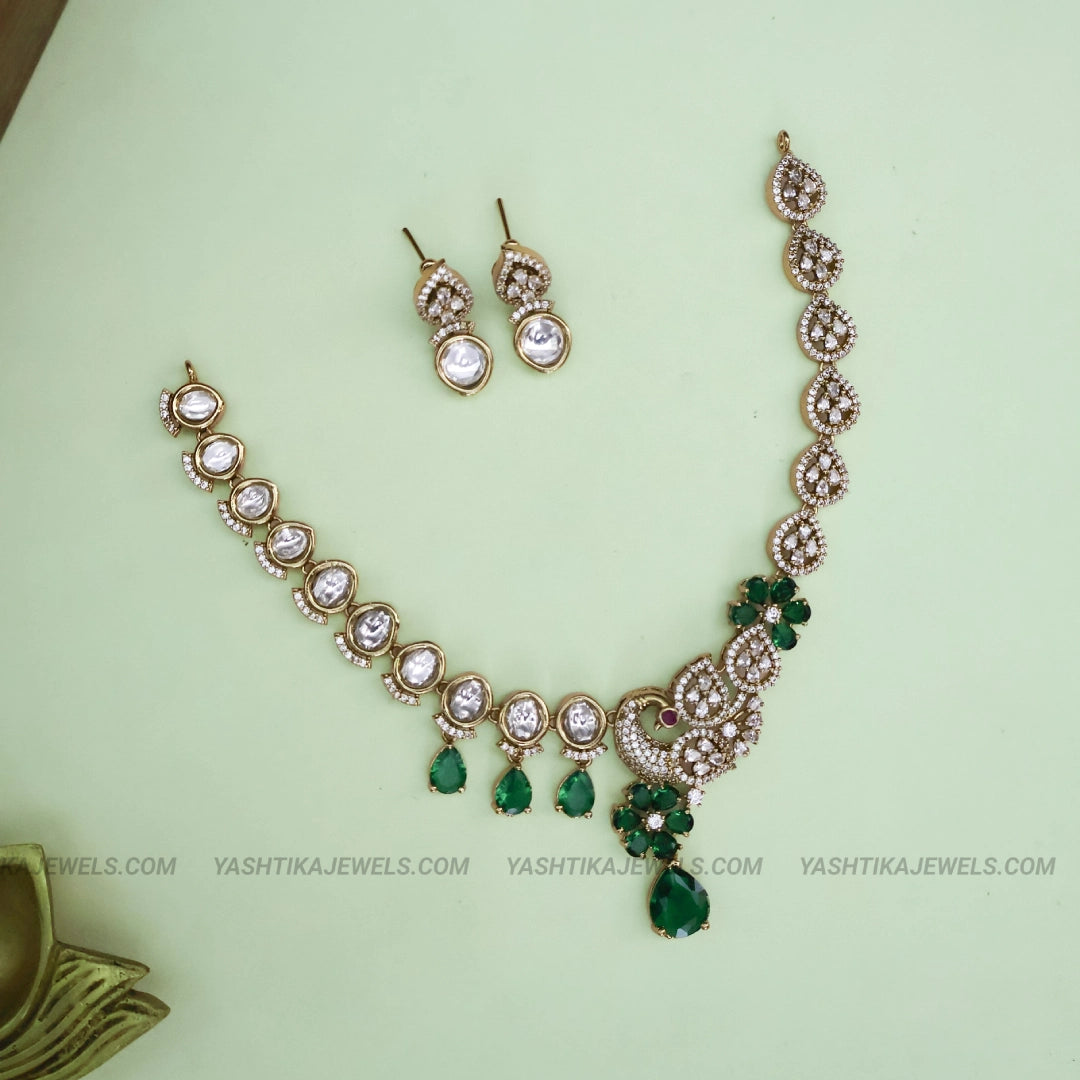 Peacock Victorian Necklace - Green