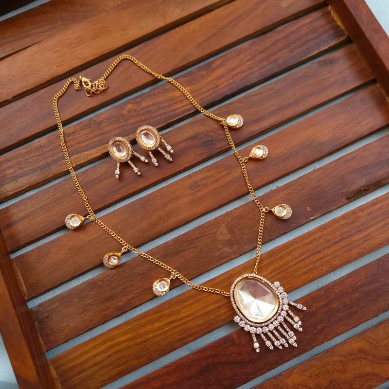 Zia Party Wear Neckpiece