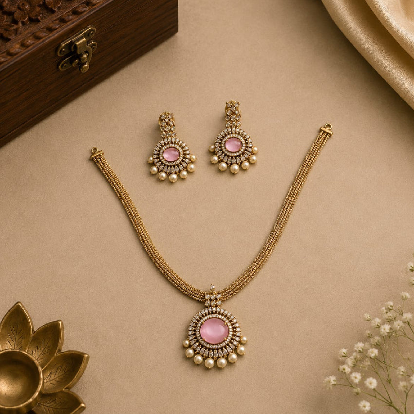 Julia Neckpiece