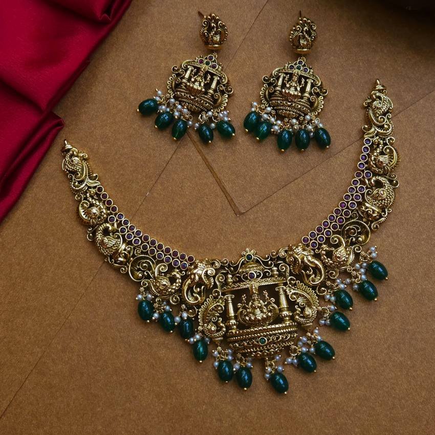 Vruthika Neckpiece