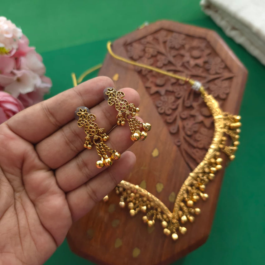 Gold Inspired Hasli Necklace