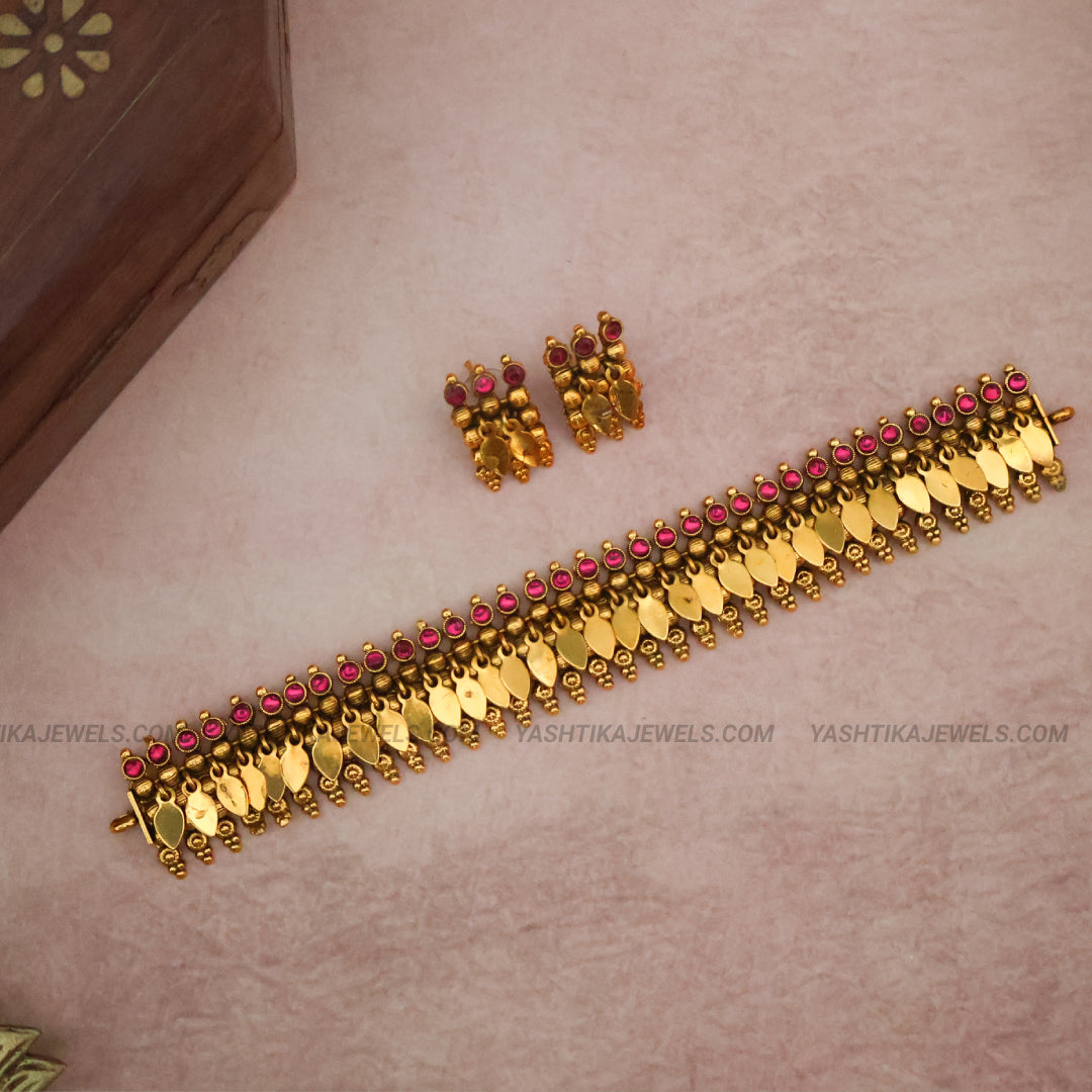 Elakkathali Choker