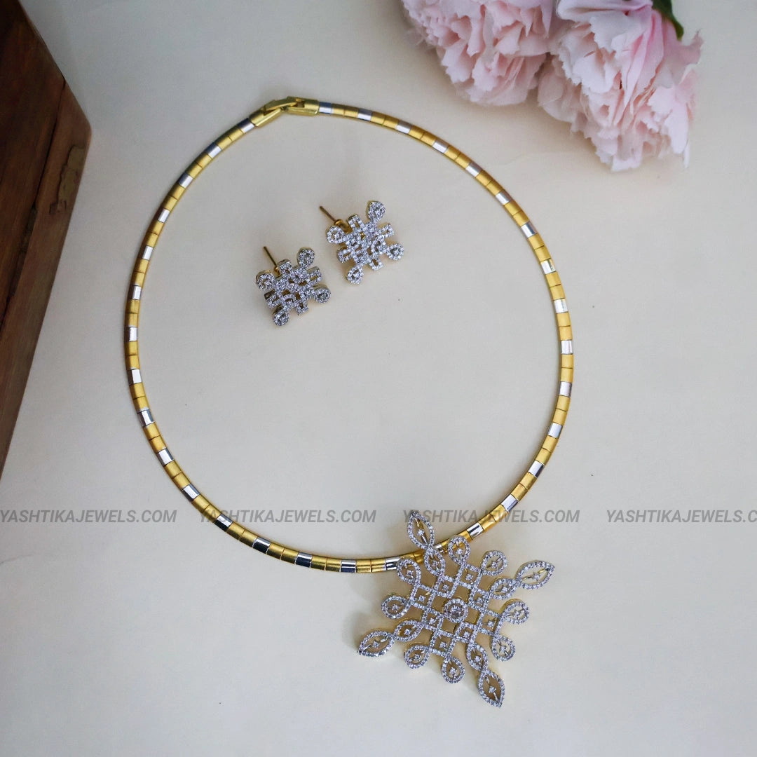Diamond Lookalike Pendant Hasli Necklace - Kolam